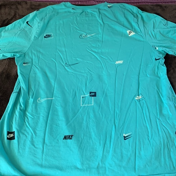 Unisex Nike tshirt - Picture 2 of 6